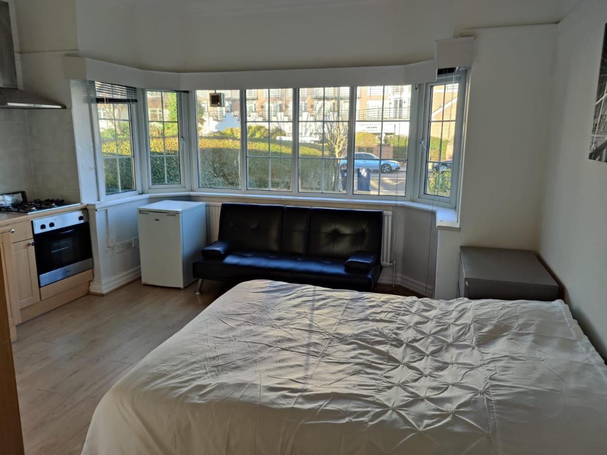 Studio On Golders Green Road Apartment Londra Exterior foto
